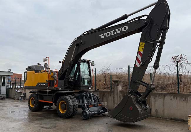 Volvo EW205E Demiryolunda Yürütme Ataşmanı